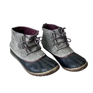 Sorel Out N' About Waterproof Duck Boots Size 9